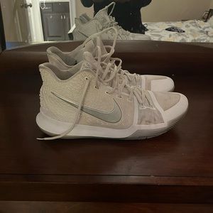 Nike kyrie 3 chrome